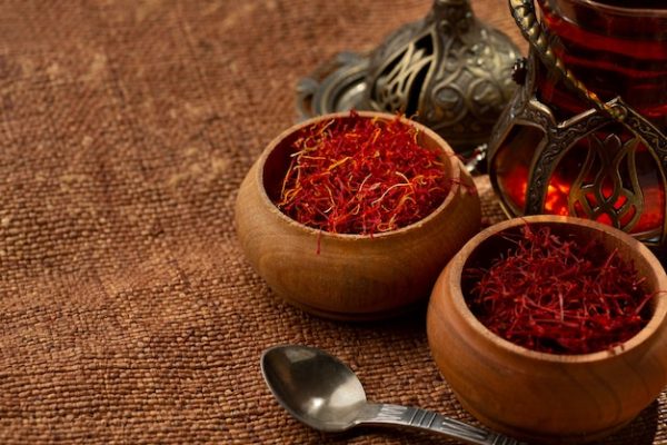 فرق زعفران نگین با پوشال